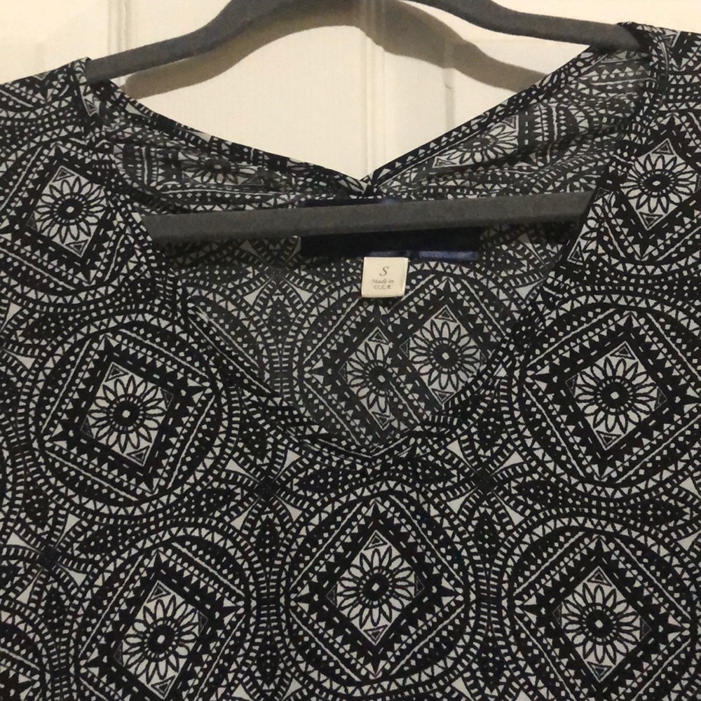 V neck top - Picture 2 of 2
